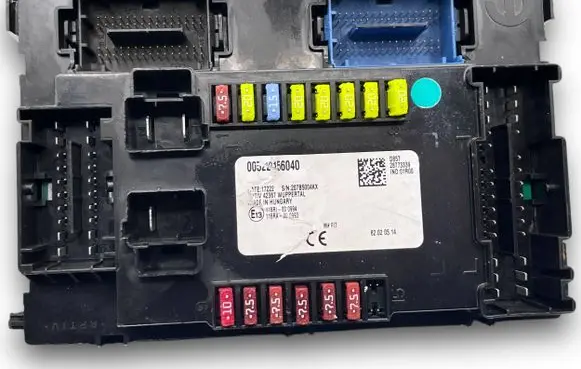 Fiat 500X Fuse module 4876 00522156040