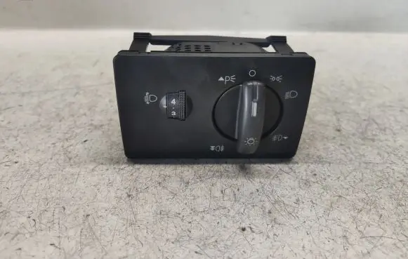 Ford Focus Light switch 7M5T13A024MA