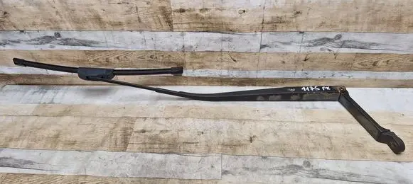 Front wiper blade arm
