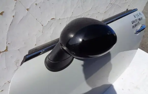 Mini One - Cooper Coupe R56 Front door electric wing mirror