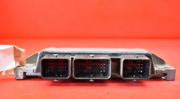 Renault Clio III Engine control unit/module ECU 8201077701