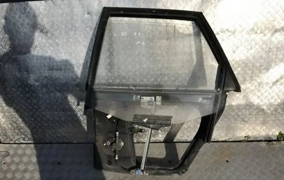 Audi 80 90 B3 Rear door window/glass frame 