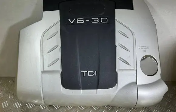 Audi Q7 4L Engine cover (trim) 4L0103925 PA6010M20 PA6M30