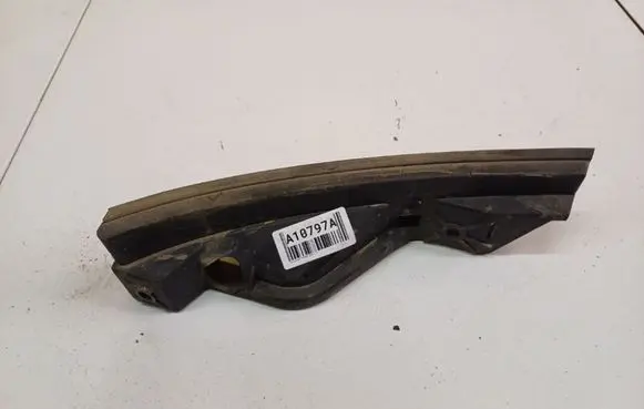 Front bumper mounting bracket