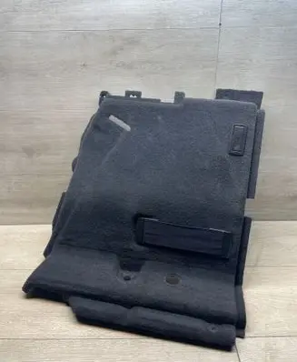 Trunk/boot side trim panel
