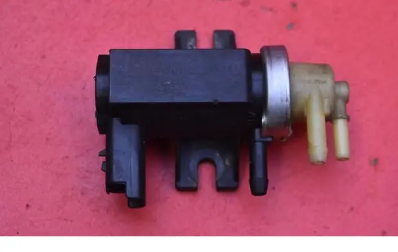 Ford Focus Vacuum valve 9672875080