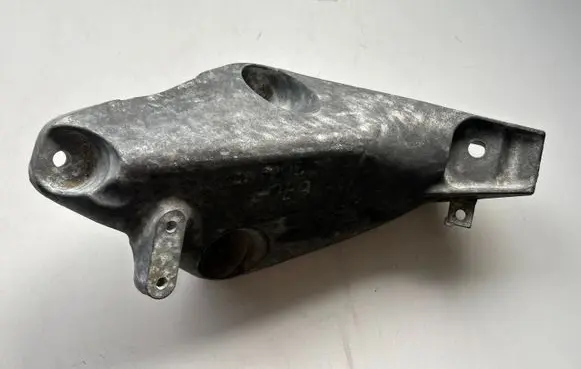 BMW X5 E70 Engine mounting bracket 6772679