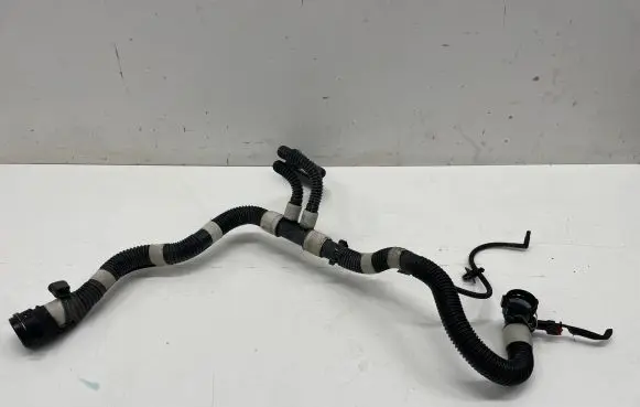 Engine coolant pipe/hose