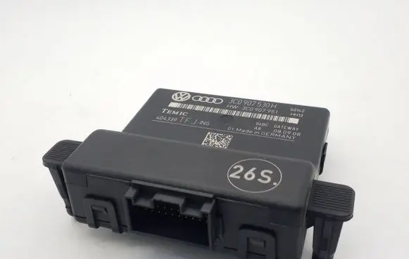 Volkswagen PASSAT CC Gateway control module 3C0907530H 3C0907951 404339