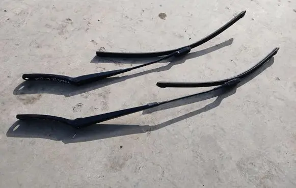Ford Focus Front wiper blade arm JX7B-17526-AB