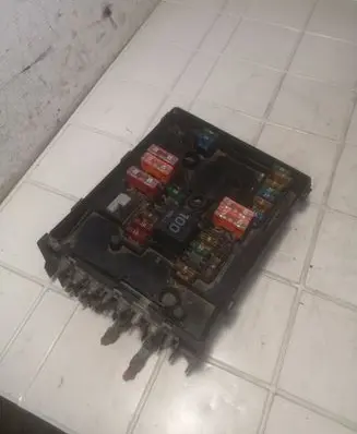 Volkswagen Golf Plus Fuse module 1K0937125 017183071 017181301
