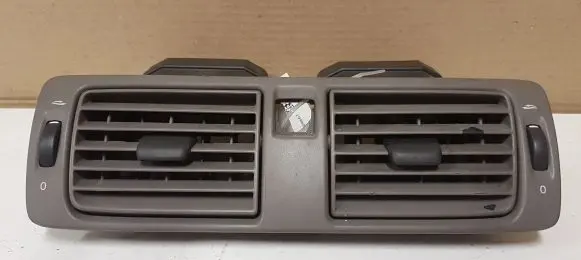 Volvo V50 Dash center air vent grill