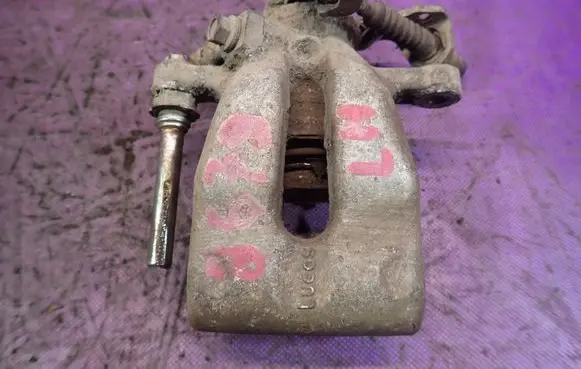 Opel Astra H Rear brake caliper