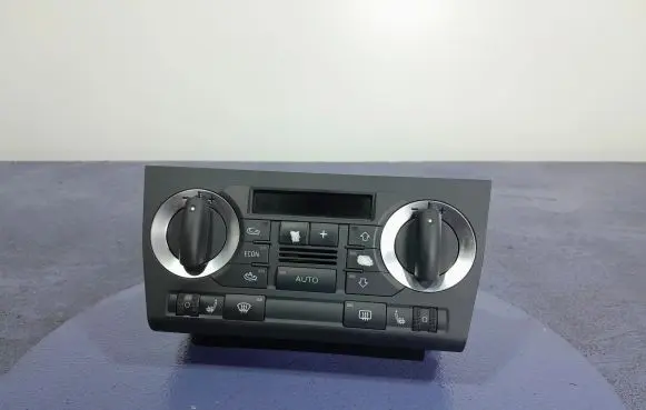 Audi A3 S3 A3 Sportback 8P Climate control unit 8P0820043AD