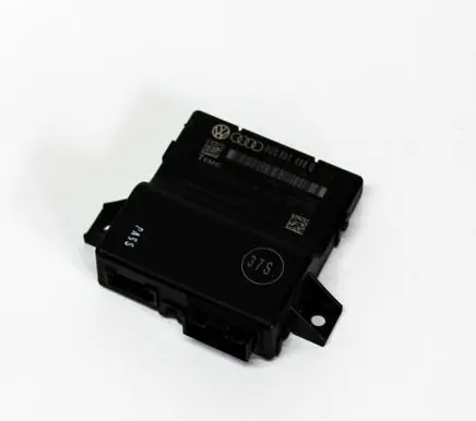 Audi Q3 8U Gateway control module 8U0907468Q