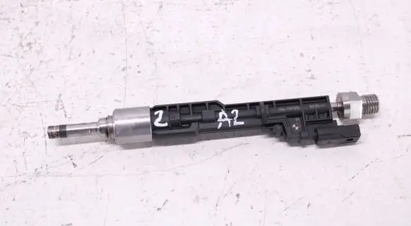 BMW X3 F25 Fuel injector 13647597870 7597870 0261500109