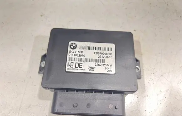 BMW 5 F10 F11 Rear brake EMF control unit/module 679908301