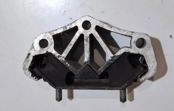 Ford Mustang VI Gearbox mount FR3C7E373A