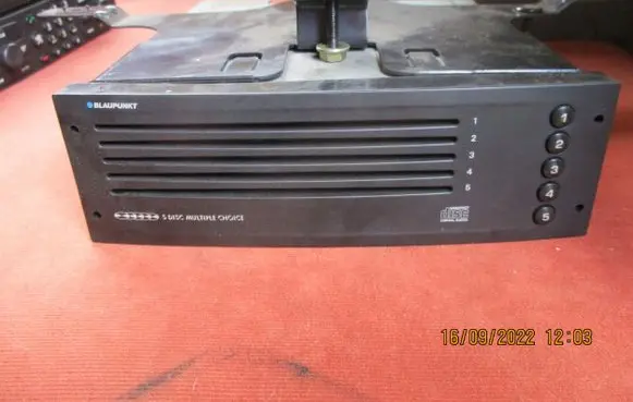 Peugeot 307 CD/DVD changer 7607769050