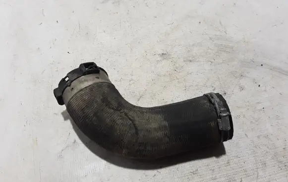 Volvo XC90 Intercooler hose/pipe 31657762