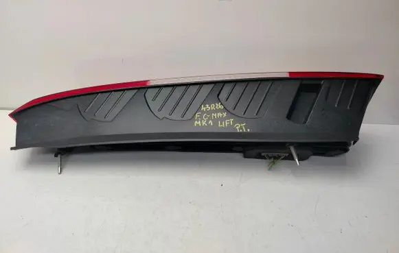 Ford C-MAX I Rear/tail lights 42R26LPT