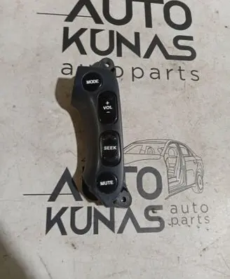 Hyundai Santa Fe Steering wheel buttons/switches 60513