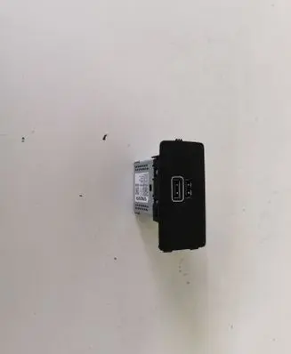 USB socket connector