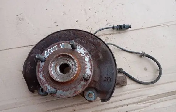 Mitsubishi Colt CZ3 Front wheel hub spindle knuckle