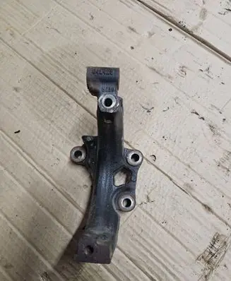 Audi A4 S4 B8 8K Engine mounting bracket 04l425
