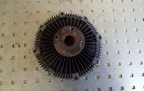 Mitsubishi L200 Viscous fan clutch 
