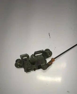 Toyota Hilux (AN10, AN20, AN30) Tailgate lock latch 