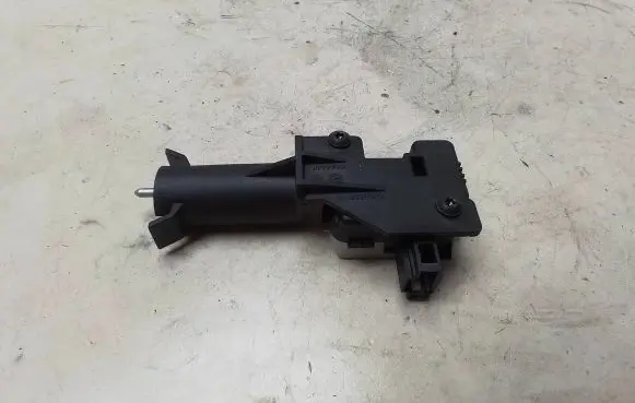 Mercedes-Benz B W245 Central locking motor A1698201414 90060001 BA630GF