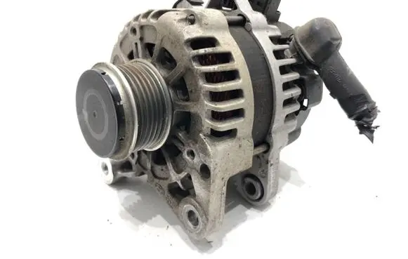 Hyundai i30 Generator/alternator 37300-07400