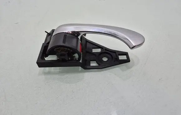 Toyota RAV 4 (XA30) Front door interior handle