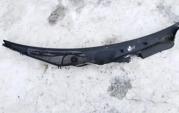 Mercedes-Benz E W212 Wiper trim a2128301013