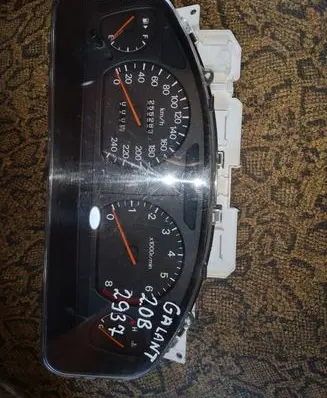 Mitsubishi Galant Speedometer (instrument cluster) MR216542 1573706741