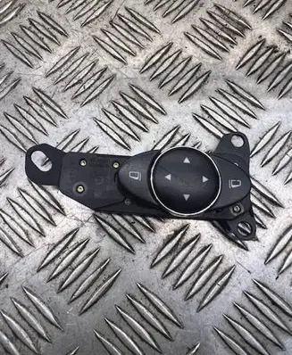 Wing mirror switch