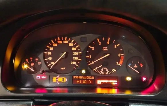 BMW 5 E39 Speedometer (instrument cluster) 8375669 IMPRK1544612