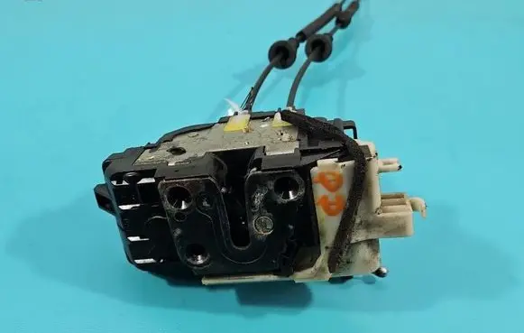Hyundai i30 Front door lock 81320-2L020 IMPRK1530220