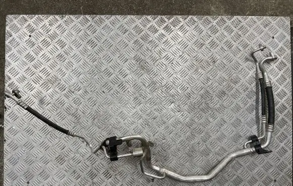 Opel Grandland X Air conditioning (A/C) pipe/hose 9810467680 98104676800R00