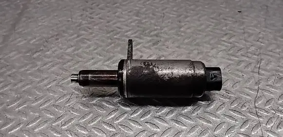 Audi A6 S6 C6 4F Valve oil control 06E103697E
