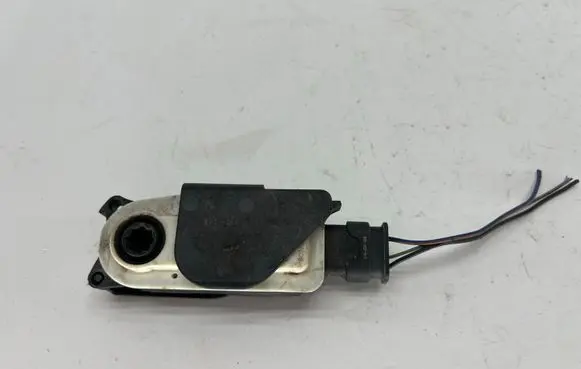 Jaguar XE Radiator active air flap actuator 5877R1007A