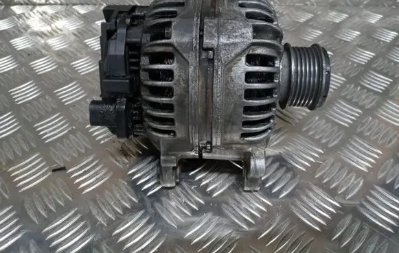 Audi A3 S3 8L Generator/alternator 028900028