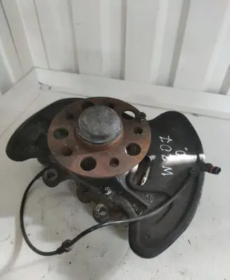 Mercedes-Benz E C207 W207 Front wheel hub