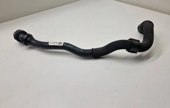 Engine coolant pipe/hose