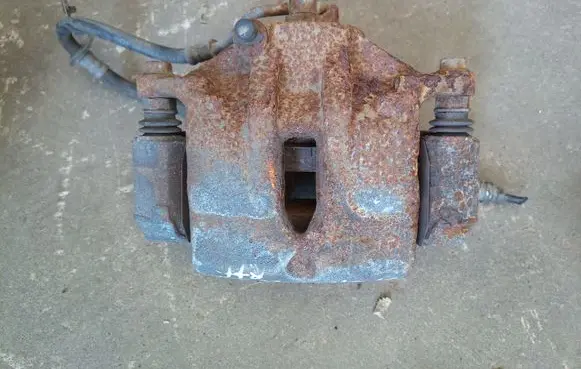 KIA Sportage Front brake caliper