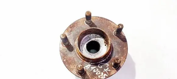 Mazda CX-7 Rear wheel hub