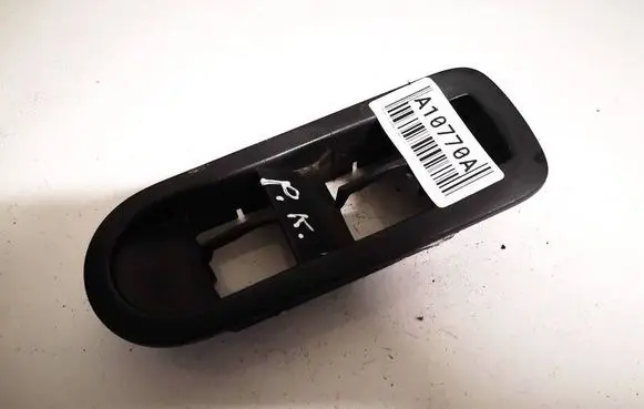 Renault Scenic II - Grand scenic II Front door window switch trim 156018070