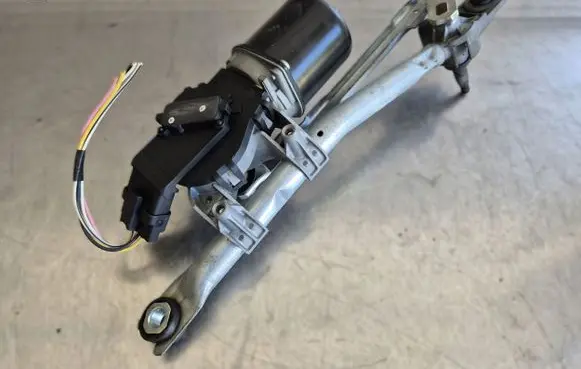 Peugeot 107 Front wiper linkage and motor