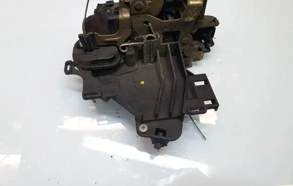 Skoda Fabia Mk1 (6Y) Front door lock